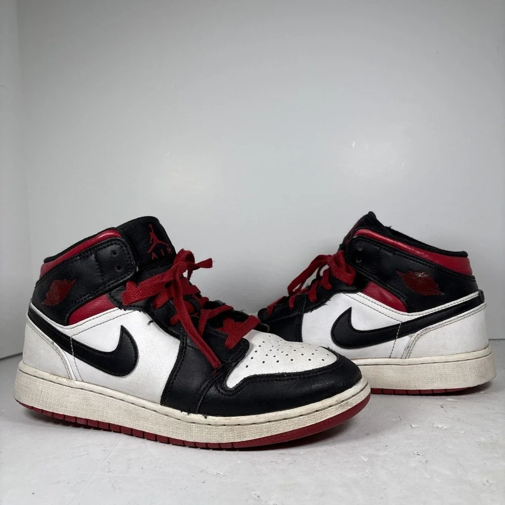 Size 6.5Y Nike Air Jordan 1 Mid Gym Red Black Toe GS Sneakers‎ DQ8423-106